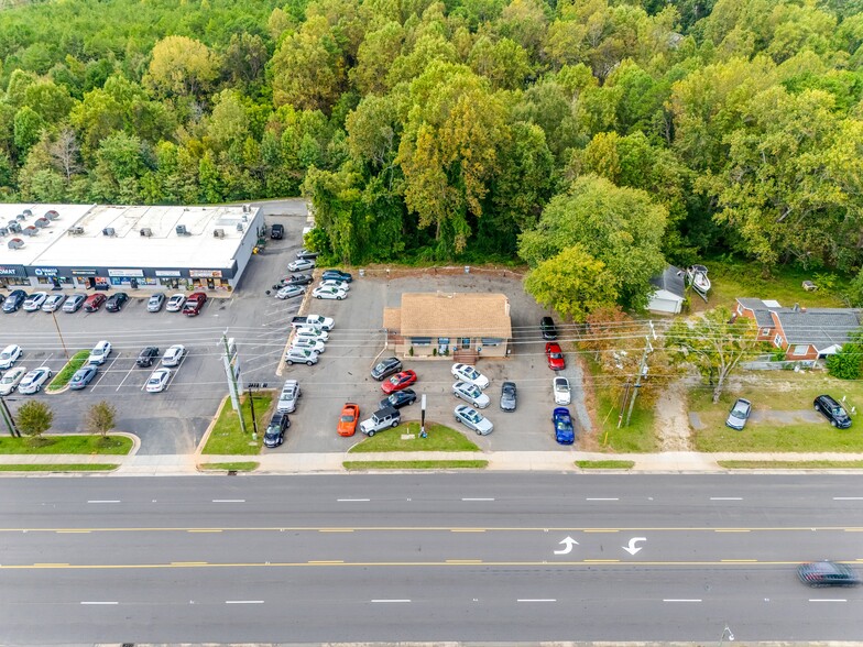 395 E Plaza Dr, Mooresville, NC for sale - Primary Photo - Image 1 of 43