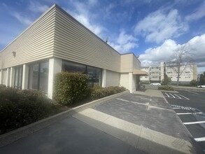 523-2367 S Shore Ctr W, Alameda, CA for lease Building Photo- Image 2 of 4