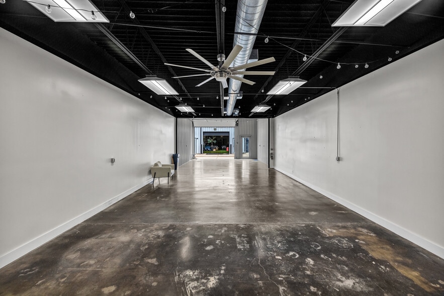 4512-4532 E 51st St, Tulsa, OK for lease - Building Photo - Image 2 of 6