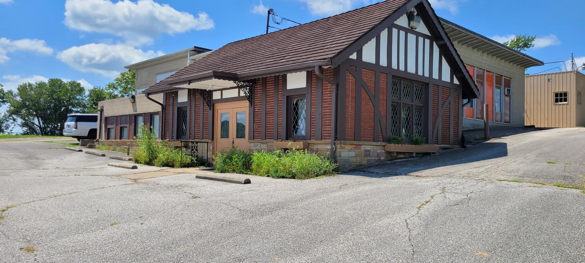 772 E SR 57, Elnora, IN for sale Primary Photo- Image 1 of 1