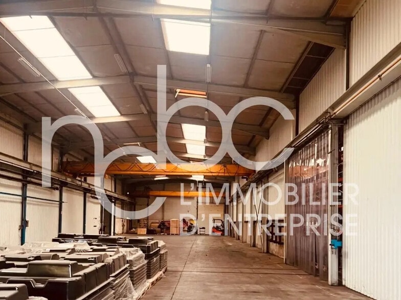 Flex in Béligneux for lease - Interior Photo - Image 2 of 6