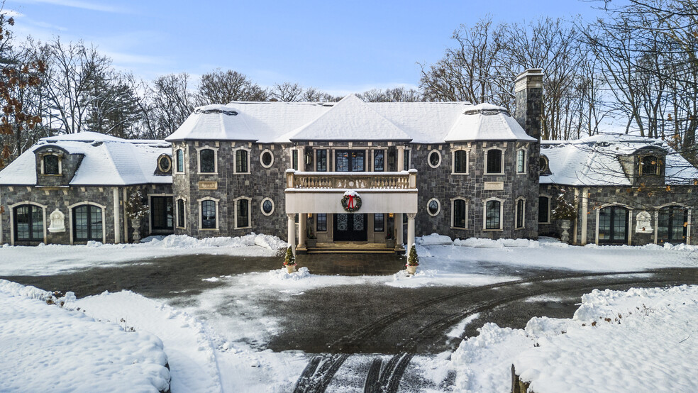 105 Chestnut Ridge Rd, Saddle River, NJ for sale - Building Photo - Image 1 of 1