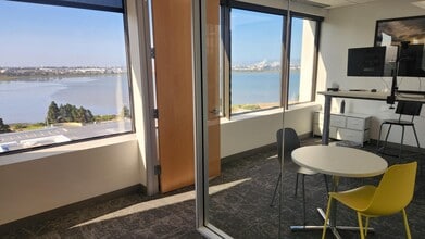 2200 Powell St, Emeryville, CA for lease Building Photo- Image 2 of 12