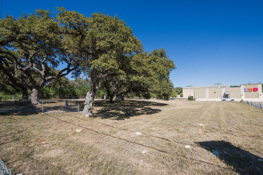 227 Wanda St, Boerne, TX for sale - Building Photo - Image 2 of 2