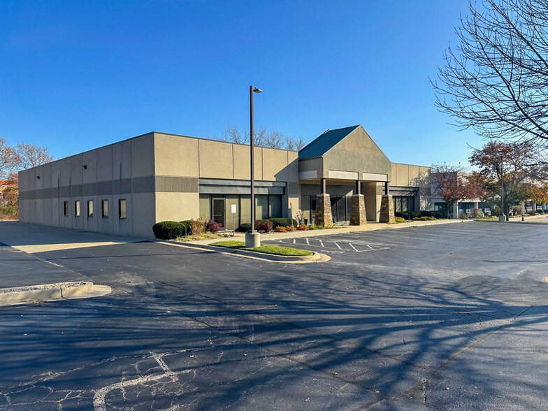 12603 Hemlock St, Overland Park, KS for lease - Building Photo - Image 1 of 2