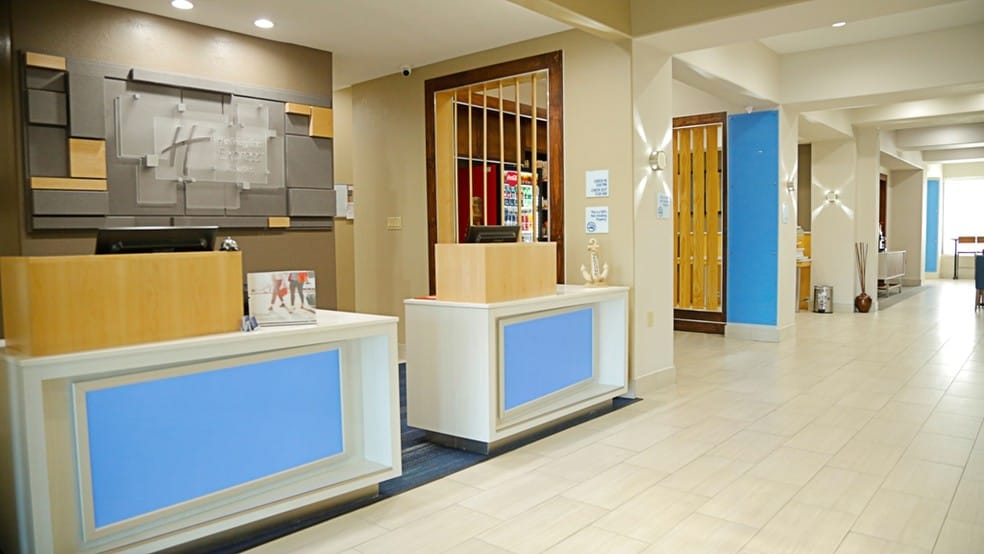 2440 Gulf Fwy, Texas City, TX for sale - Interior Photo - Image 2 of 36