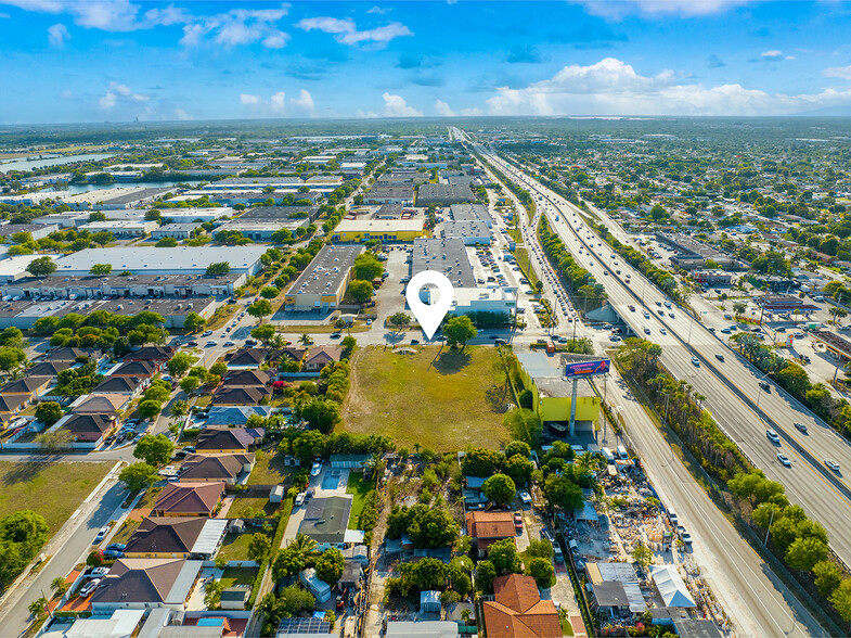 16561 NW 47th Ave, Opa Locka, FL for sale - Primary Photo - Image 1 of 5