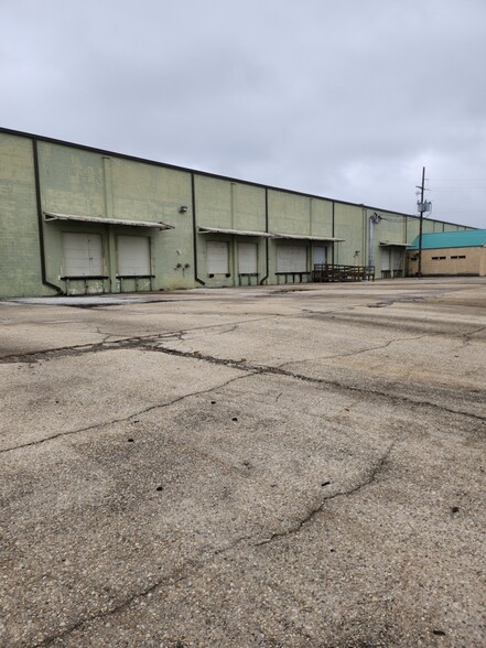 801 Thayer St, New Orleans, LA for sale - Building Photo - Image 3 of 7