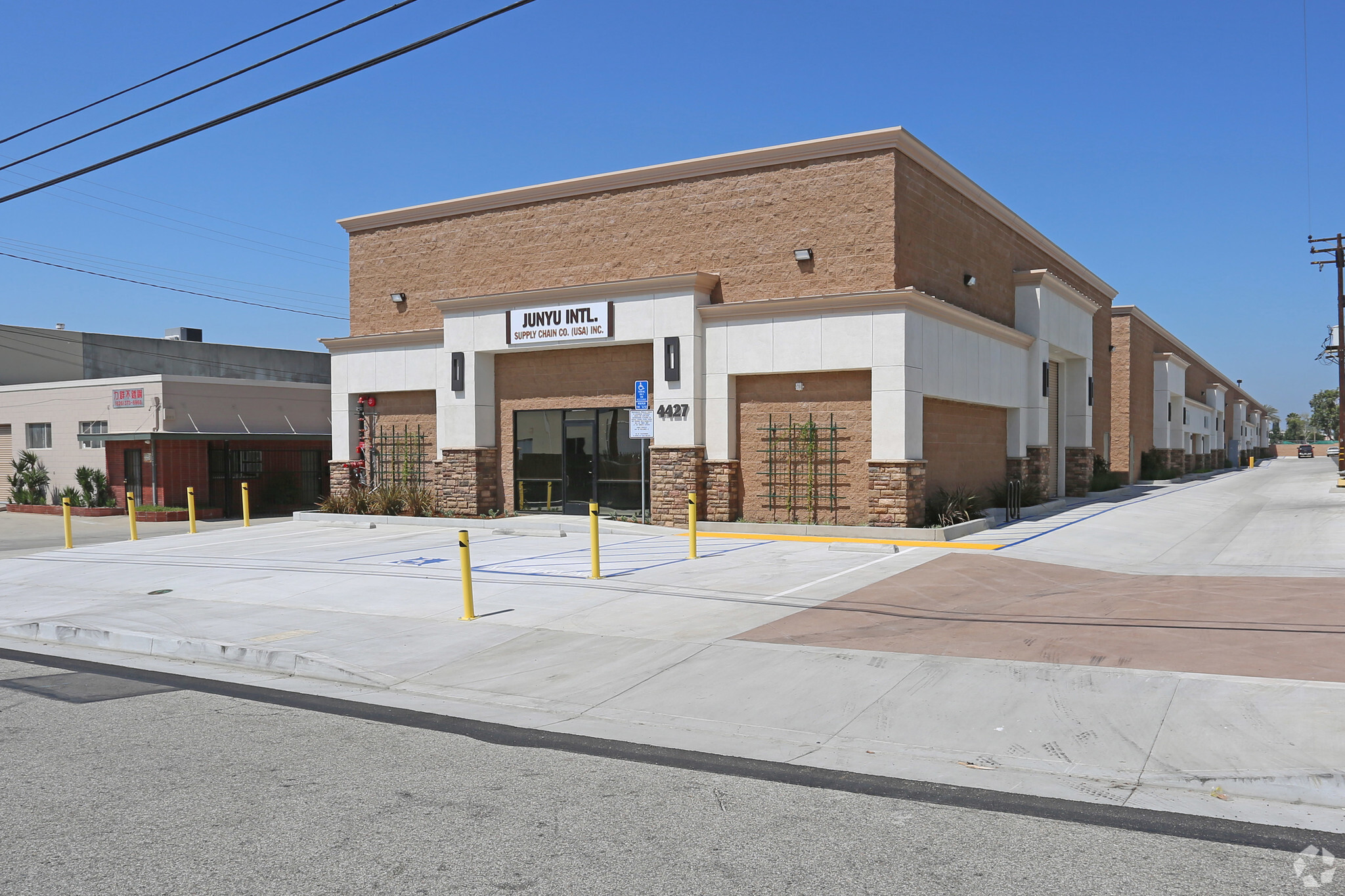 4427-4439 Rowland Ave, El Monte, CA for lease Primary Photo- Image 1 of 21