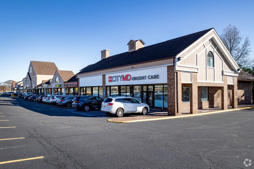 600-617 Portion Rd, Ronkonkoma, NY for sale - Primary Photo - Image 1 of 1