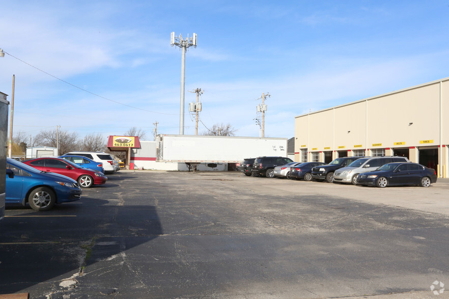 7809 N May Ave, Oklahoma City, OK for lease - Building Photo - Image 2 of 2