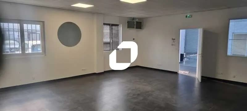 Flex in Pantin for lease - Building Photo - Image 3 of 14