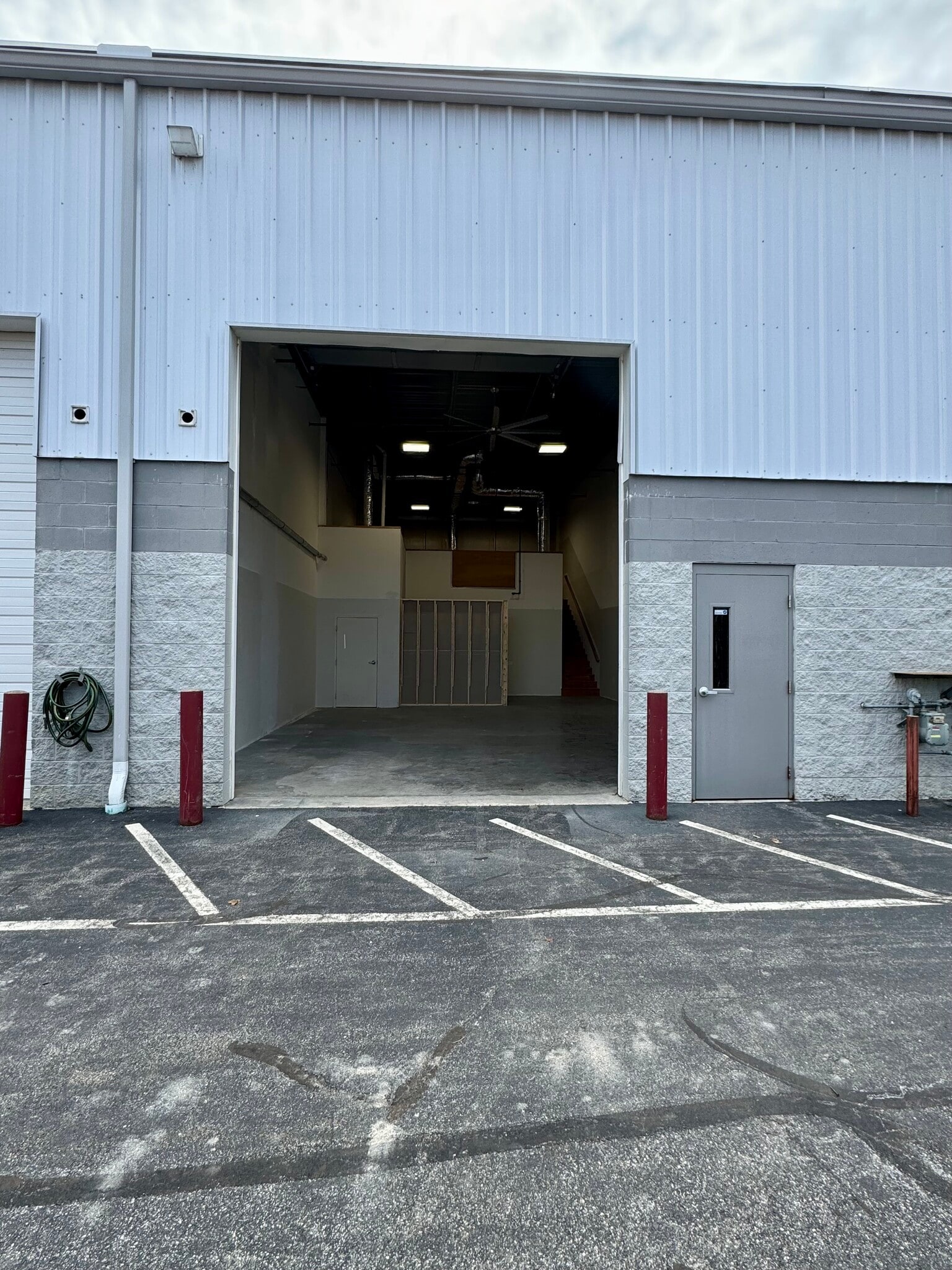 17-4 NH-125, Kingston, NH for lease Interior Photo- Image 1 of 17