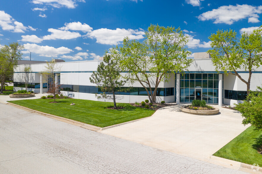 11150-11180 Thompson Ave, Lenexa, KS for lease - Primary Photo - Image 1 of 6