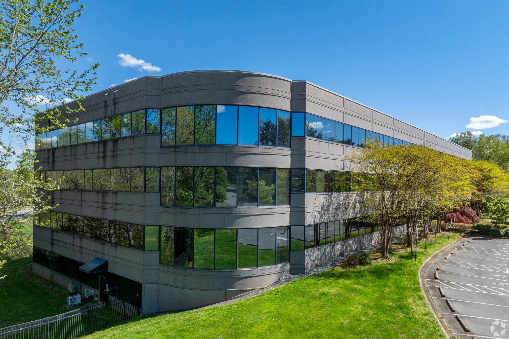 4100 S Stream Blvd, Charlotte, NC for lease Building Photo- Image 1 of 28