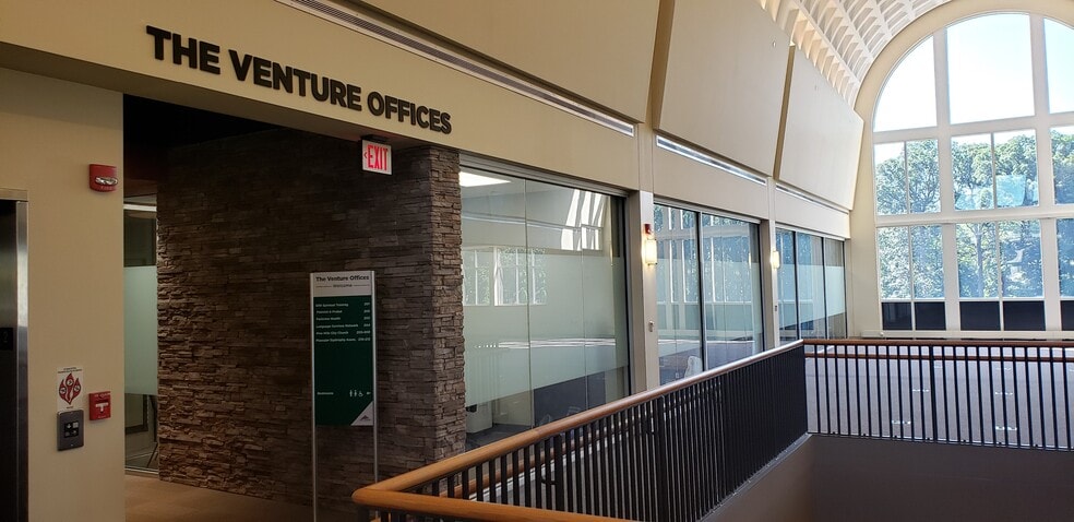 1025 W Rudisill Blvd, Fort Wayne, IN for lease - Interior Photo - Image 3 of 3