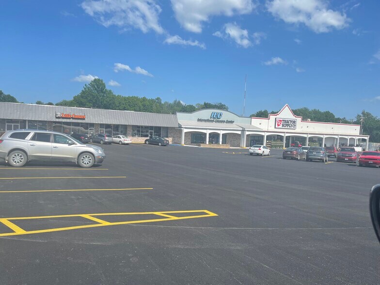 1714-1720 N Baltimore St, Kirksville, MO for lease - Building Photo - Image 2 of 3