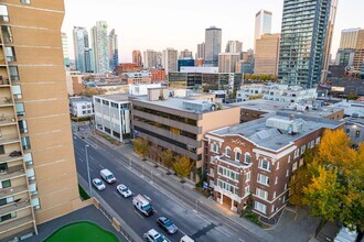 628 12th Ave SW, Calgary, AB - aerial  map view - Image1