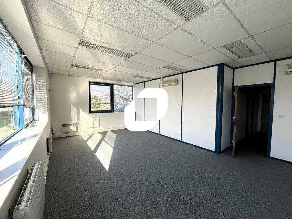 Location Bureaux 74 m² - Photo 1