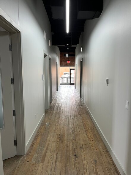 208 S Johnson St, McKinney, TX for lease - Interior Photo - Image 3 of 8