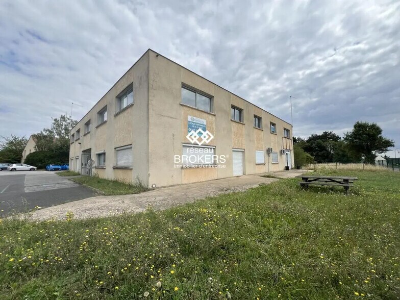 Retail in Gometz-la-Ville for lease - Building Photo - Image 1 of 16