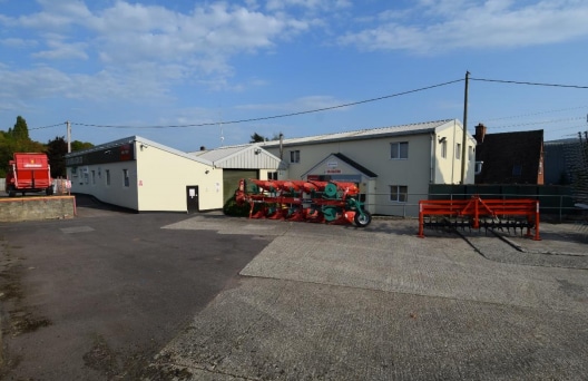 Walford Cross Garage, Taunton for sale Primary Photo- Image 1 of 1