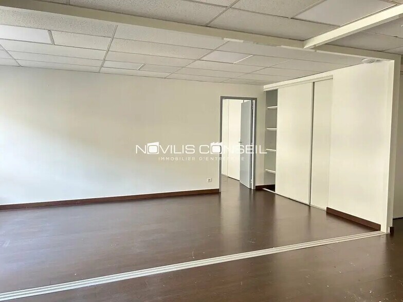 Office in Toulouse for lease - Building Photo - Image 1 of 5