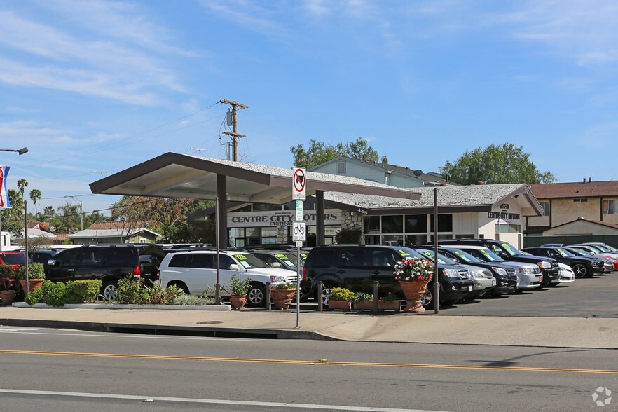 445 W 9th Ave, Escondido, CA for lease - Primary Photo - Image 1 of 4