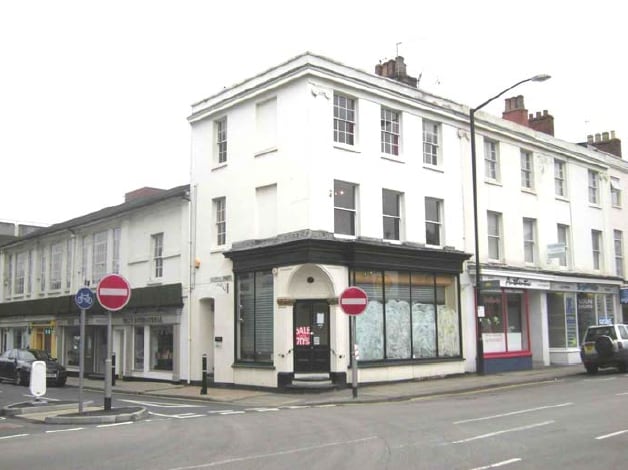 14 Clarendon Ave, Leamington Spa for sale - Primary Photo - Image 1 of 1