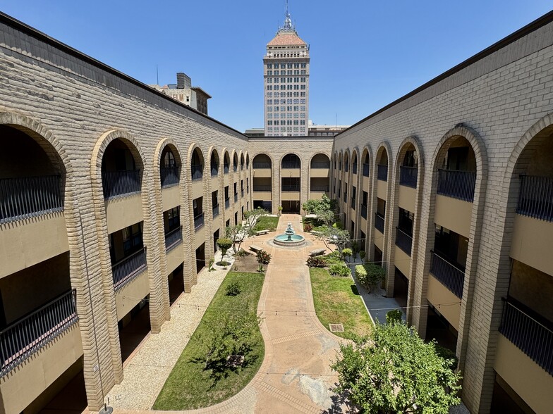 1900 Mariposa Mall, Fresno, CA for lease - Building Photo - Image 3 of 11