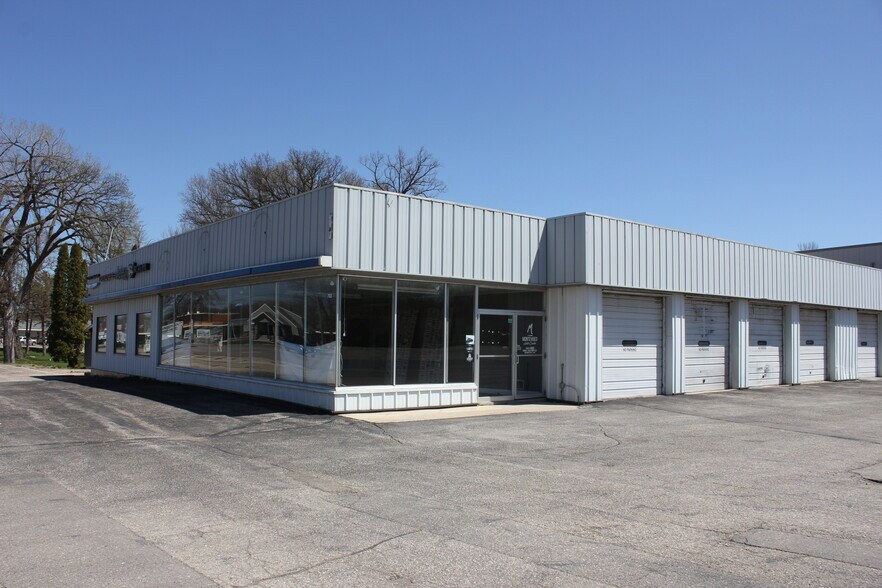 702 W Highway 212, Montevideo, MN for sale - Primary Photo - Image 1 of 1