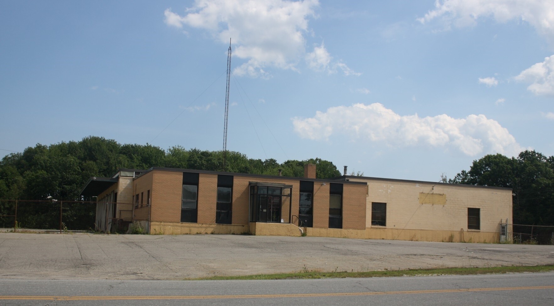 34 Perry Rd, Bangor, ME for sale Primary Photo- Image 1 of 1
