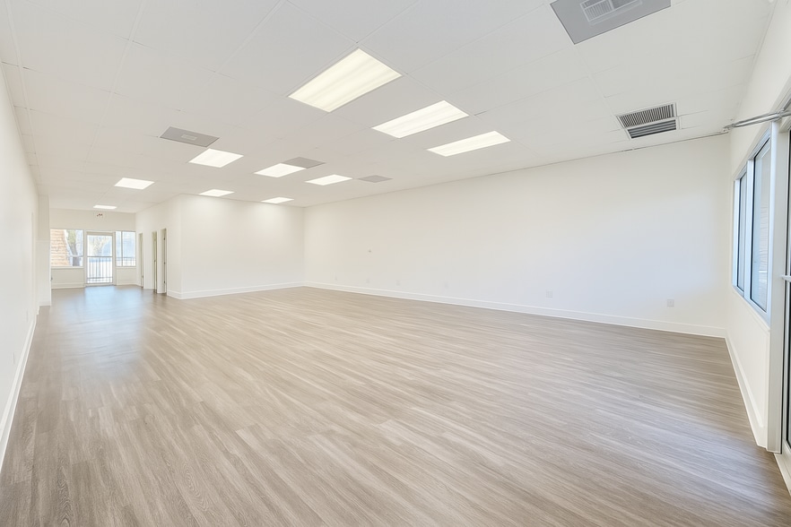 900 Round Rock Ave, Round Rock, TX for lease - Building Photo - Image 2 of 10