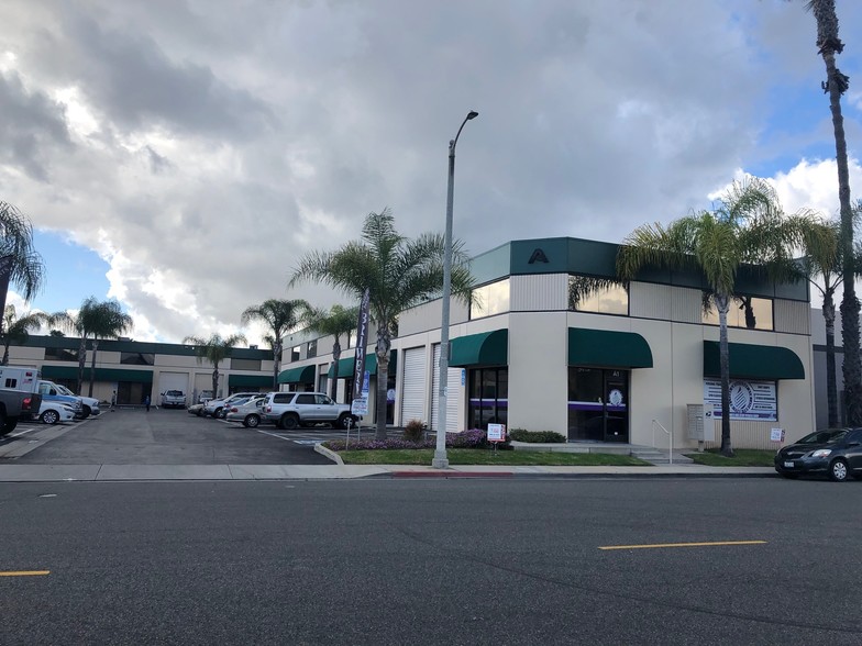 3671 Industry Ave, Lakewood, CA for lease - Building Photo - Image 2 of 12