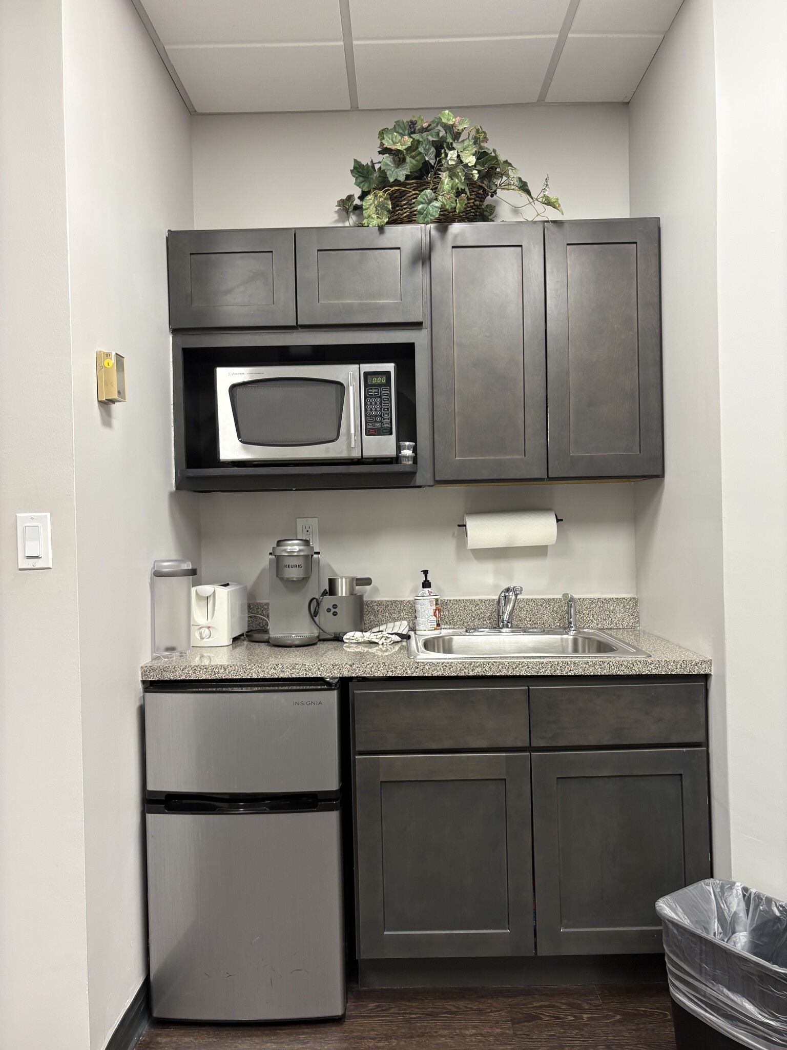 220 White Plains Rd, Tarrytown, NY for lease Interior Photo- Image 1 of 7