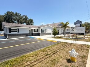 2385 Tampa Rd, Palm Harbor, FL for lease Interior Photo- Image 1 of 22