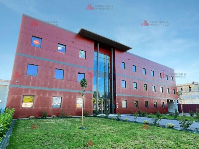 Office in Châtenoy-le-Royal for lease - Building Photo - Image 1 of 4