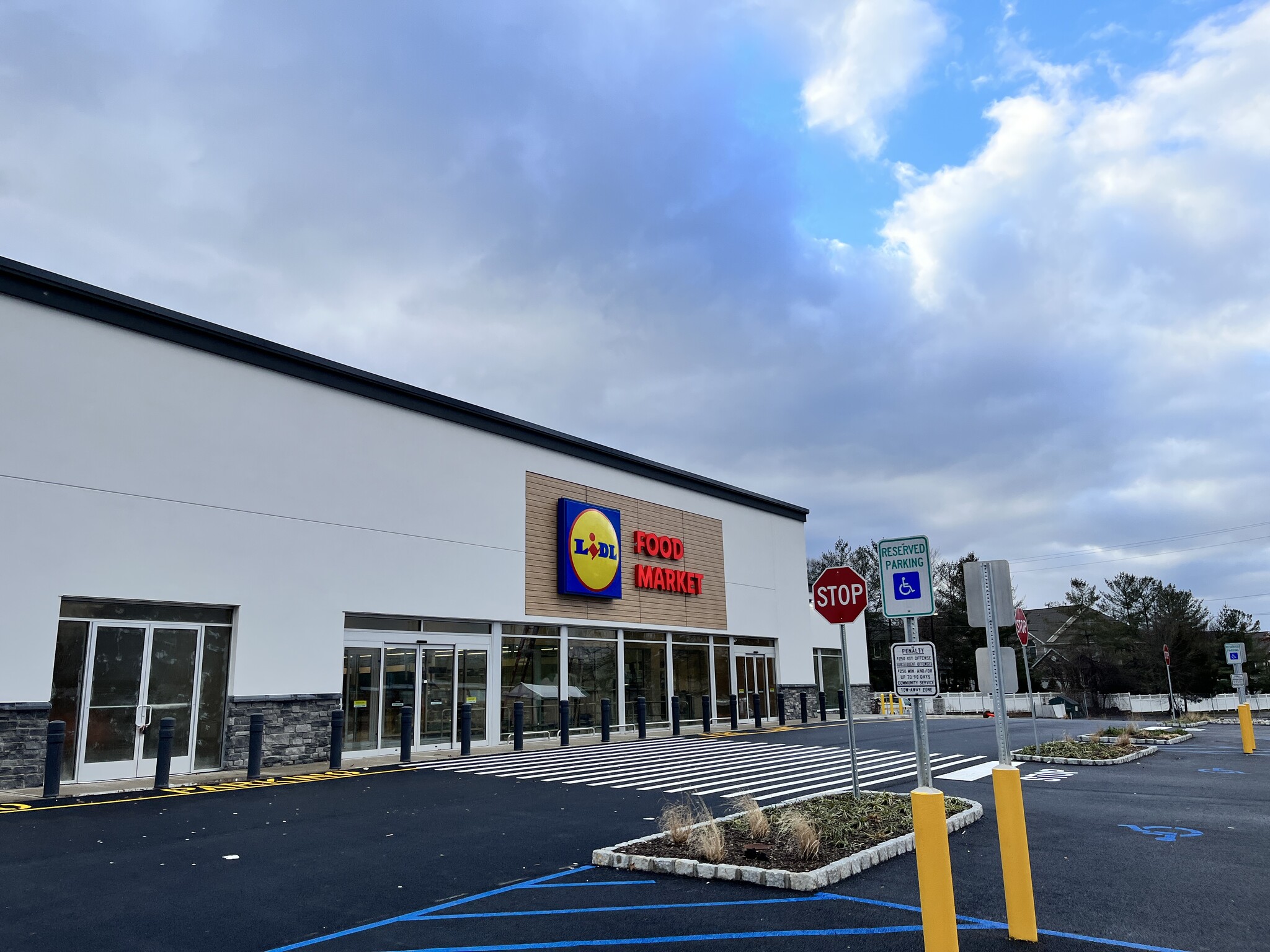 599 W Mount Pleasant Ave, Livingston, NJ for lease Building Photo- Image 1 of 3