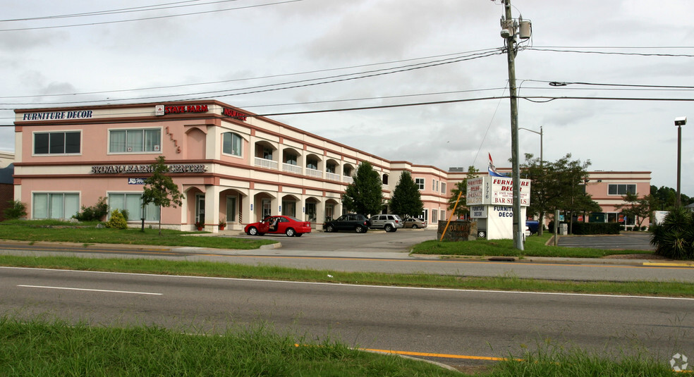 1776 Laskin Rd, Virginia Beach, VA for lease - Building Photo - Image 3 of 5