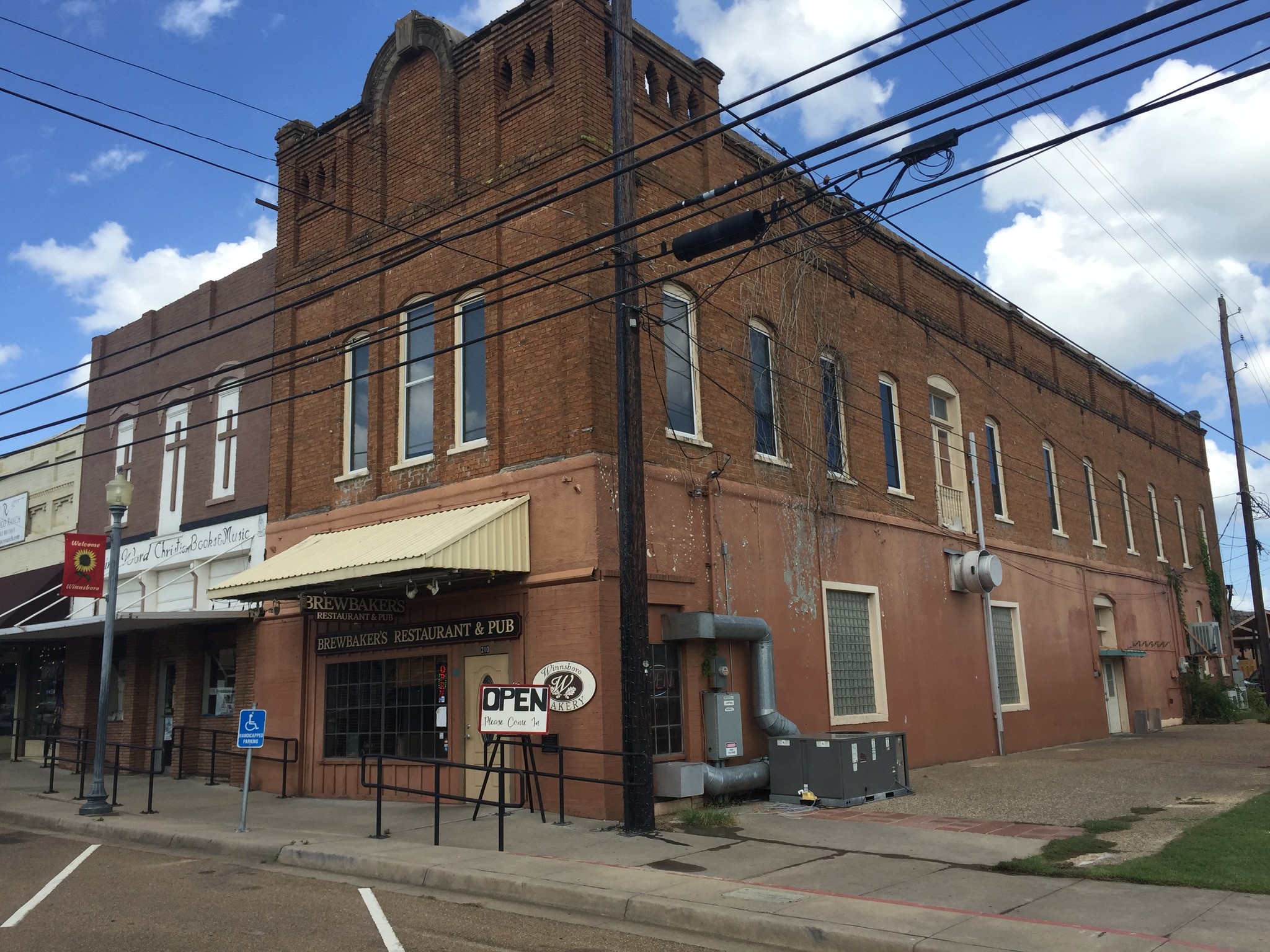 210 N Main St, Winnsboro, TX for sale Primary Photo- Image 1 of 1