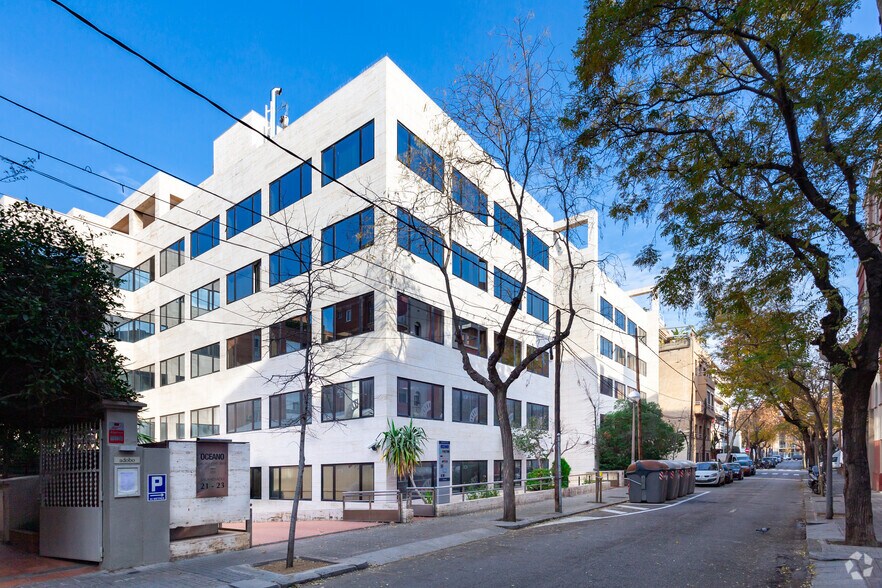 Carrer del Milanesat, 21-23, Barcelona, Barcelona for lease - Building Photo - Image 2 of 5