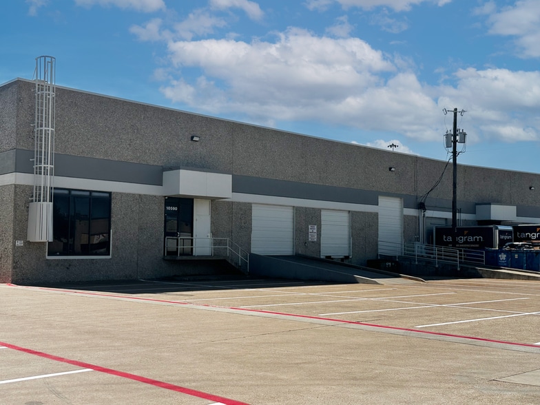10502-10590 King William Dr, Dallas, TX for lease - Building Photo - Image 1 of 4