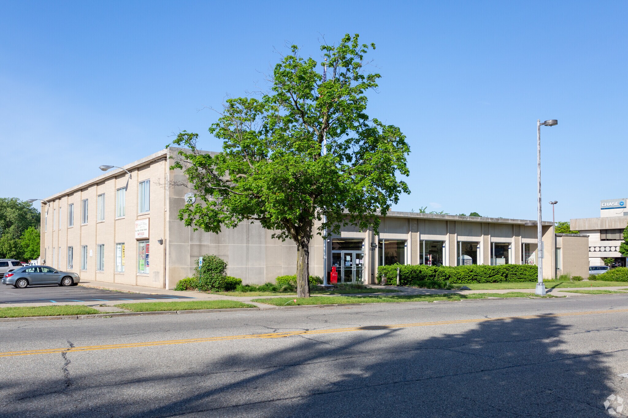 324 Washington Ave, Grand Haven, MI for sale Primary Photo- Image 1 of 1