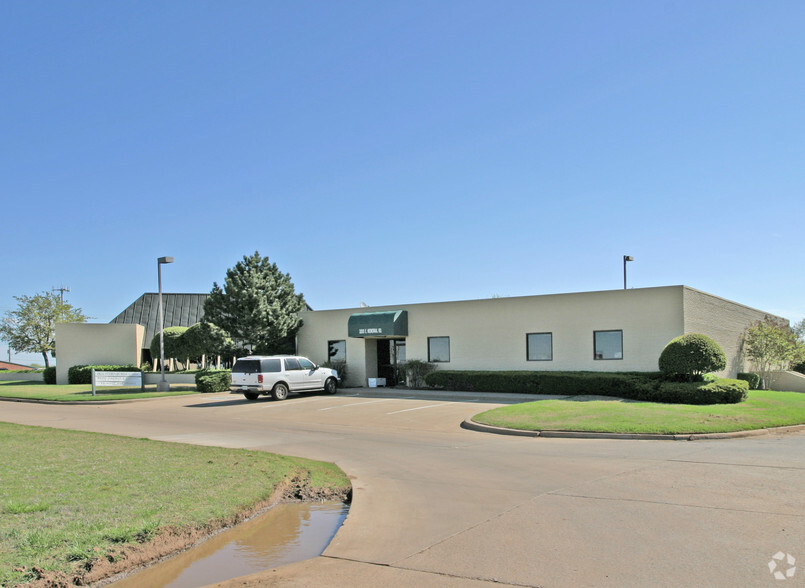 3200 E Memorial Rd, Edmond, OK for sale - Building Photo - Image 2 of 31