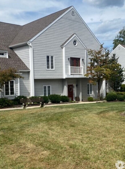 22 Mystic Lane, Malvern, PA portfolio of 2 properties for sale on LoopNet.com - Building Photo - Image 2 of 22