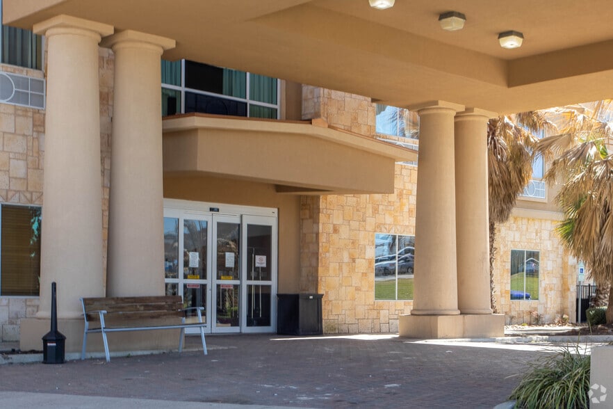 148 Interstate 45, Huntsville, TX for sale - Building Photo - Image 2 of 4