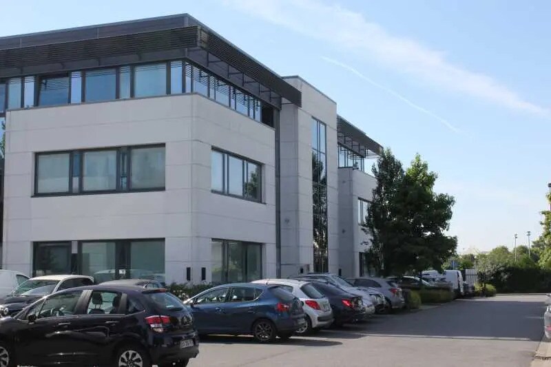 12/15 Avenue Du Hoggar, Les Ulis for lease - Building Photo - Image 1 of 12