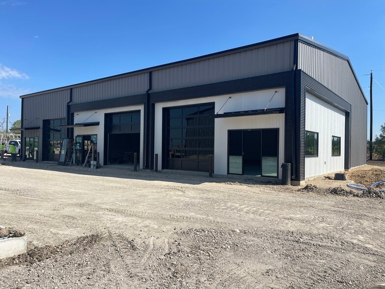 12418 Laws Rd, Mustang Ridge, TX for lease - Building Photo - Image 2 of 12