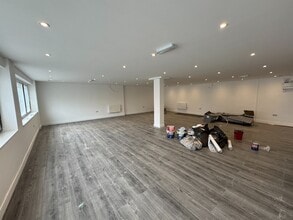 64-68 Station Ln, Pontefract for lease Interior Photo- Image 2 of 4