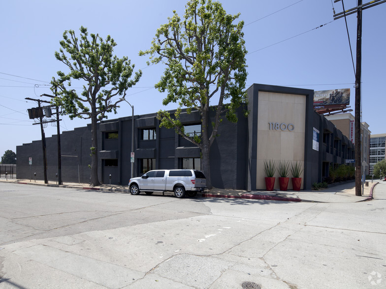 11800 W Olympic Blvd, Los Angeles, CA for lease - Building Photo - Image 1 of 10